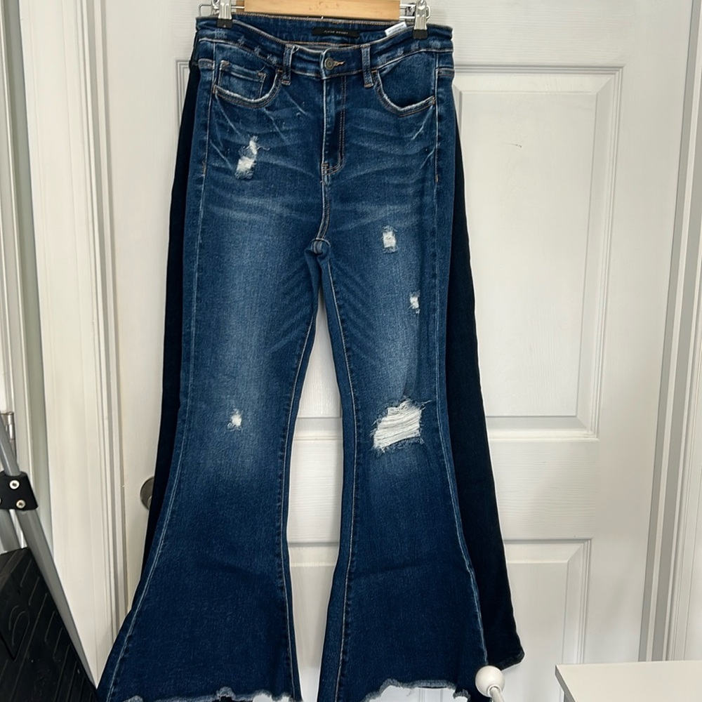 Flying monkey super flare jeans size 28 very stretchy like new